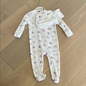 Tres Beau et Belle Baby Onesie and Hat Set - White with Farm Animal Print